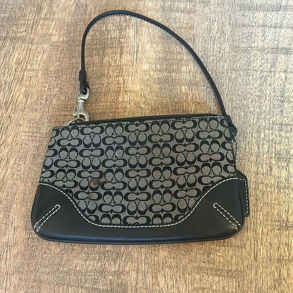 Coach Handbags - Coach wristlet signature